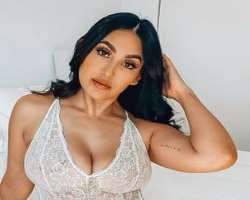 She is a tattoo lover and has tattoos on both of her wrist and also in the left inner arm.